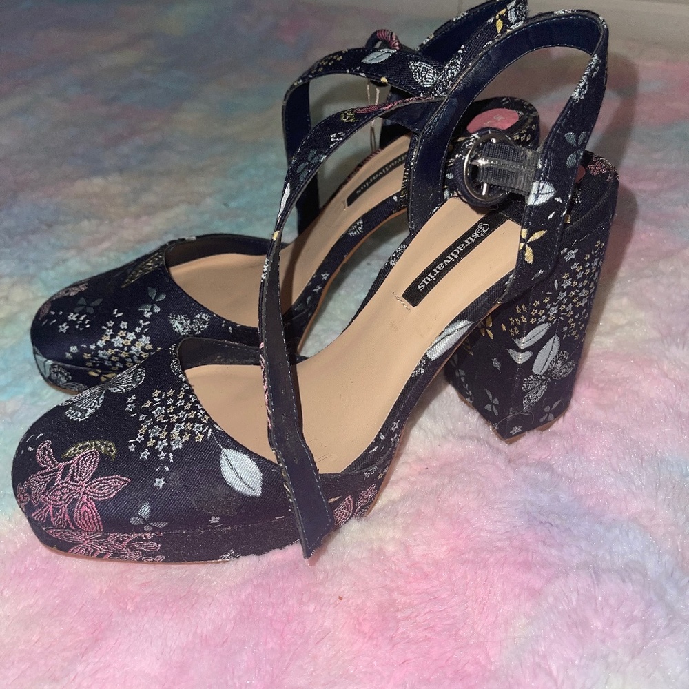 Butterfly heels